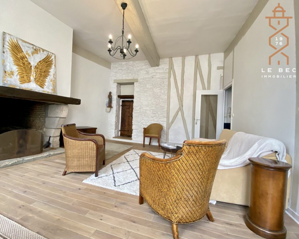 Bien: A louer appartement meublé centre ville historique de Vannes