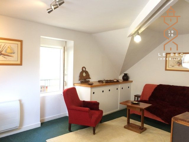 Bien: A LOUER GRAND STUDIO VANNES CENTRE VILLE