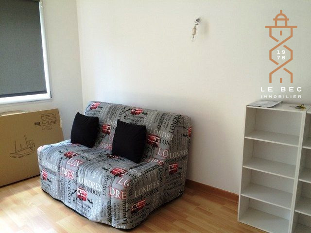 Bien: A LOUER STUDIO MEUBLE VANNES CENTRE VILLE