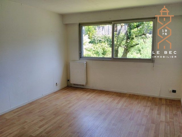 Bien: Studio à louer à Vannes Port