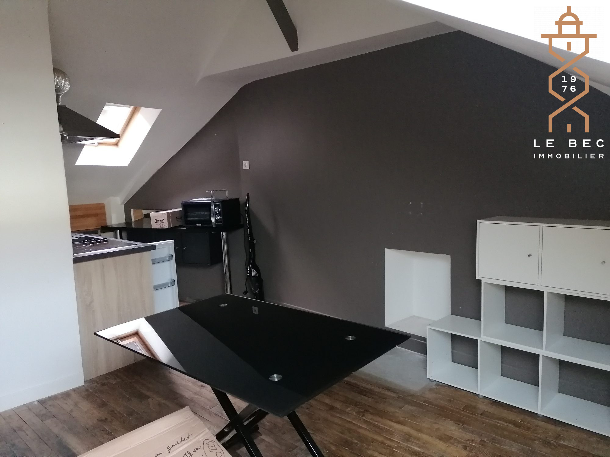 Bien: A louer Studio meublé VANNES