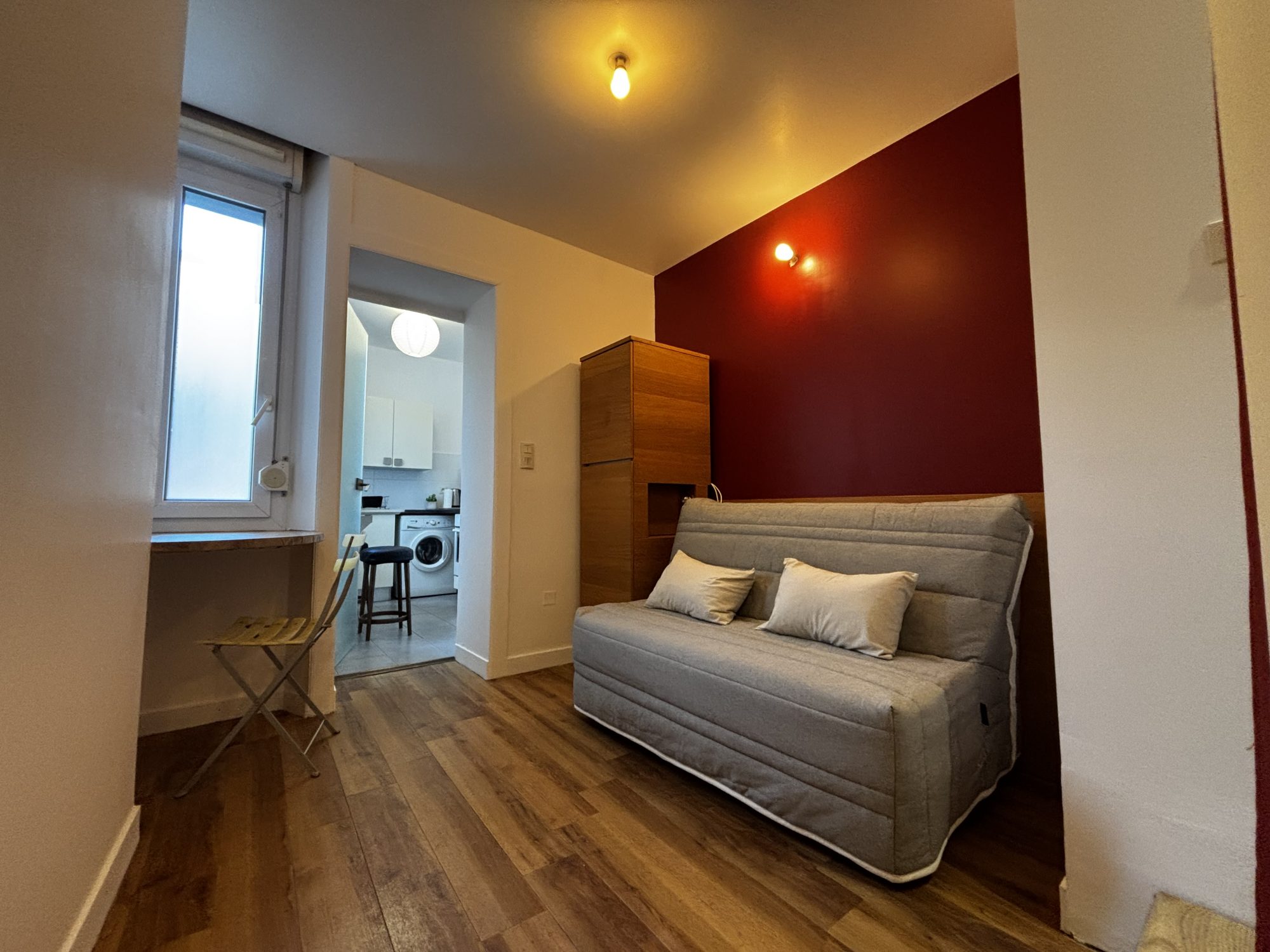 Bien: A louer studio meublé centre ville de Vannes