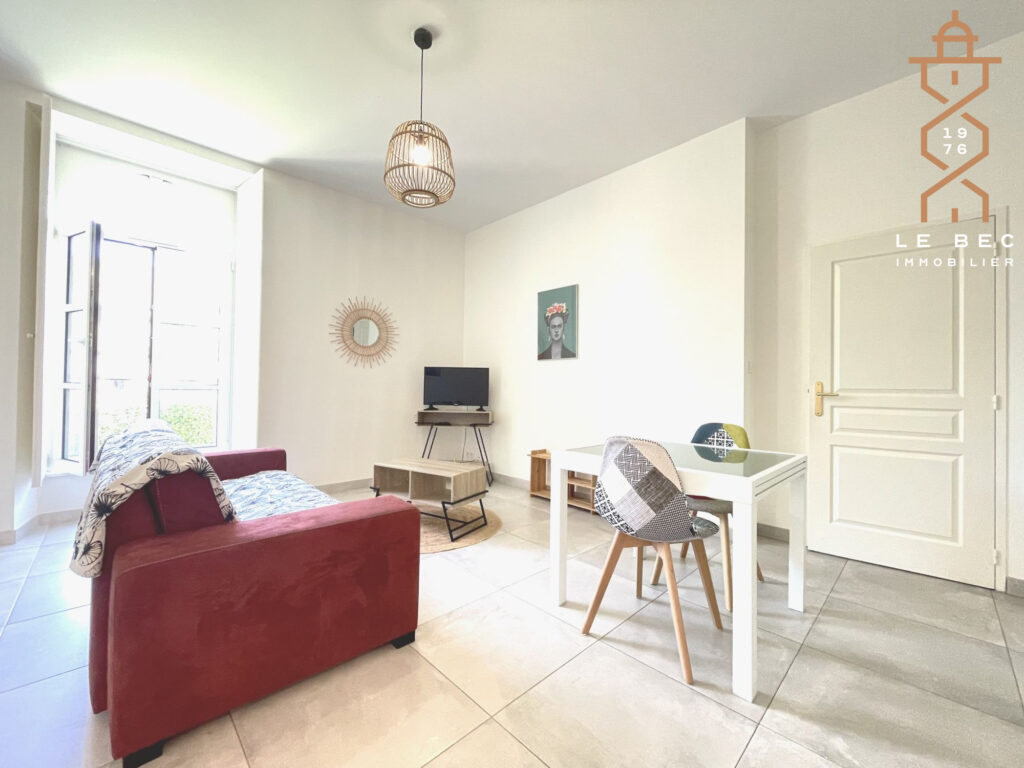 Bien: Location T2 meublé Vannes