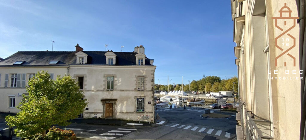 Bien: A louer T3 meublé au port de Vannes