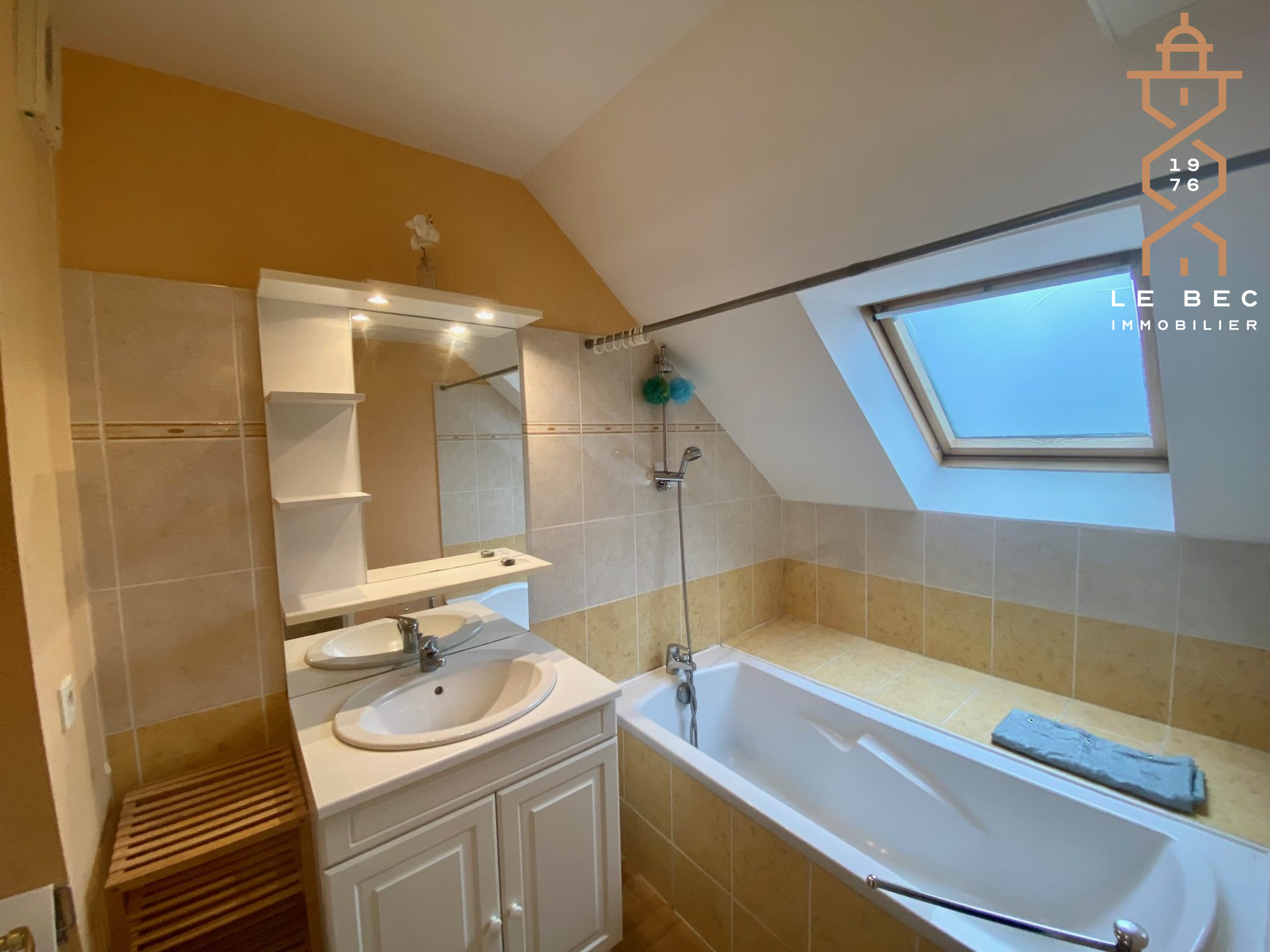 Bien: A louer T2 meublé VANNES