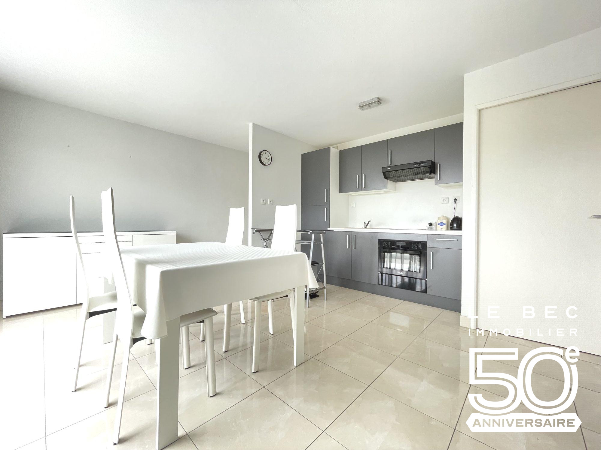Bien: Location T2 meublé Vannes