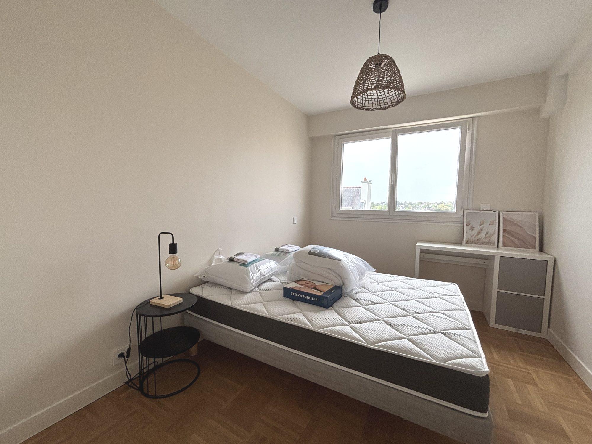 Bien: A LOUER T3 MEUBLE VANNES CENTRE VILLE