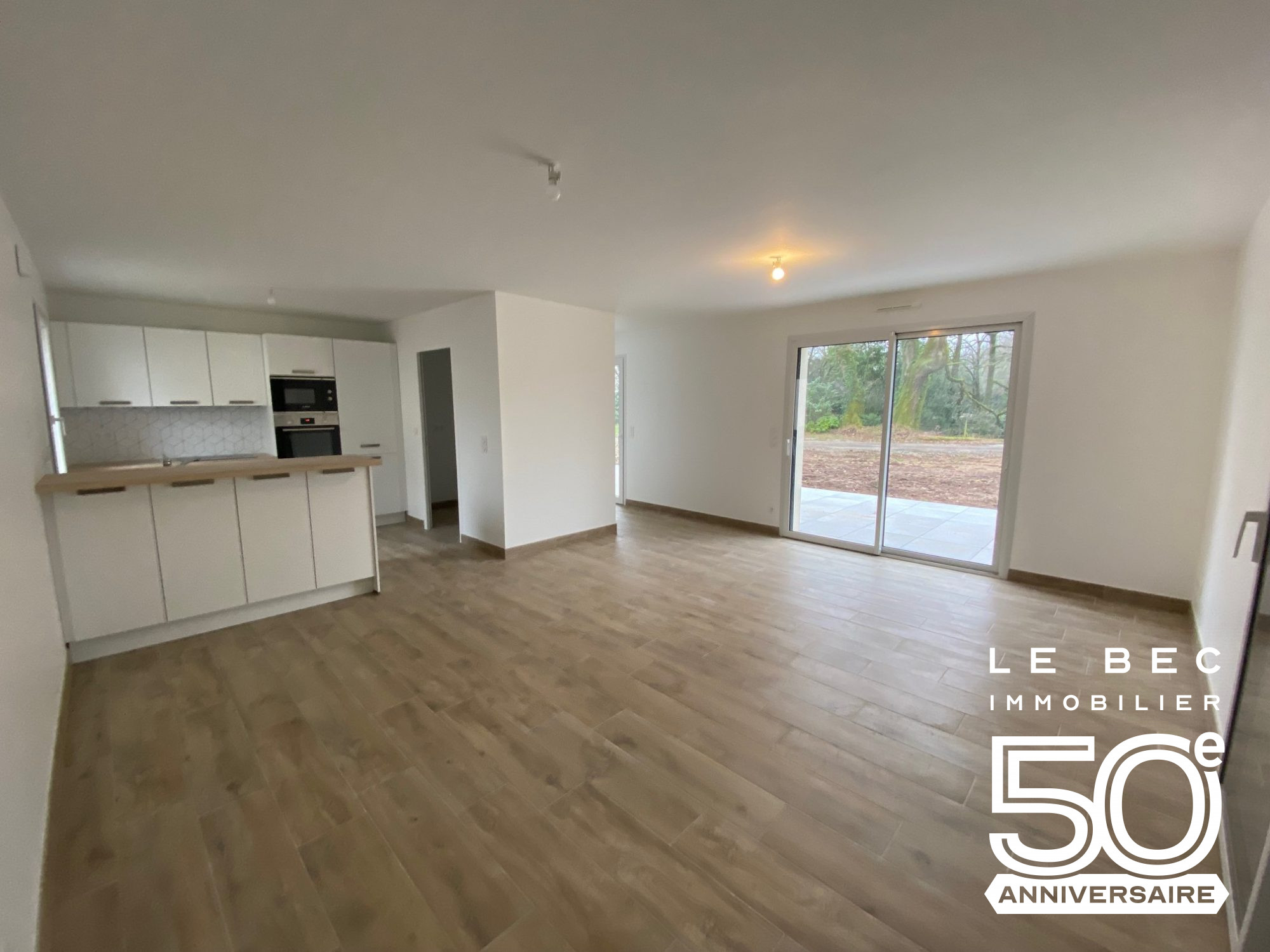 Bien: A LOUER MAISON CONTEMPORAINE 4 CHAMBRES MONTERBLANC