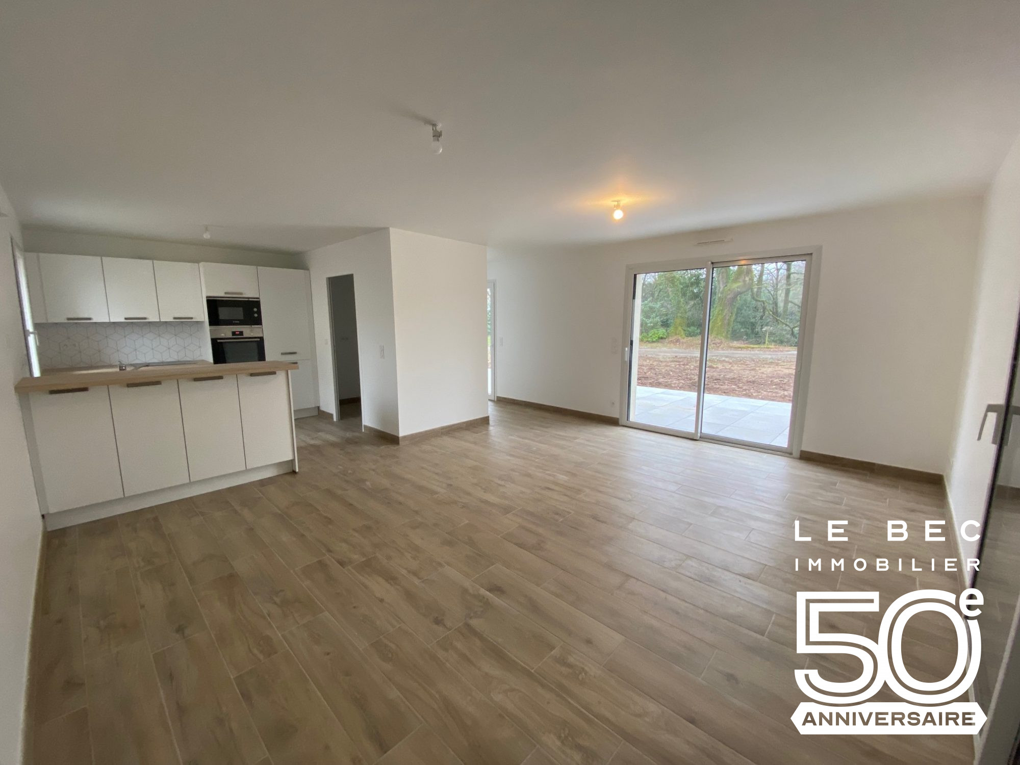 Bien: A LOUER MAISON CONTEMPORAINE 4 CHAMBRES MONTERBLANC