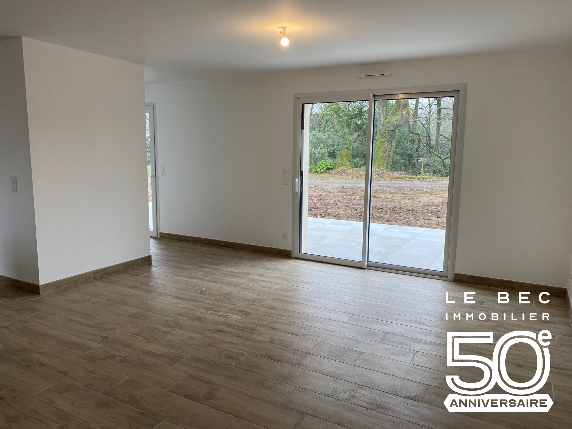 Bien: A LOUER MAISON CONTEMPORAINE 4 CHAMBRES MONTERBLANC