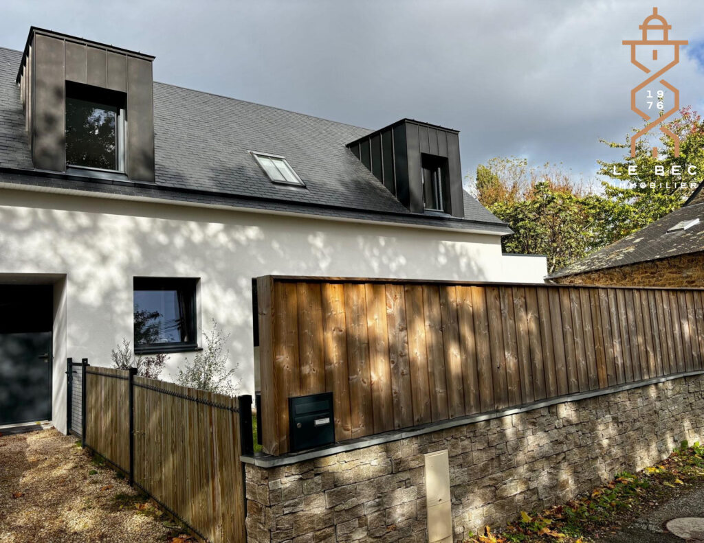 Bien: A louer maison 4 chambres Conleau