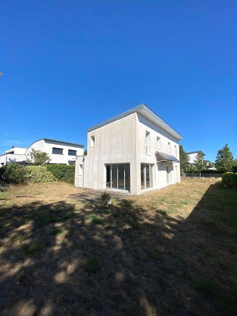 Bien: A LOUER MAISON VANNES