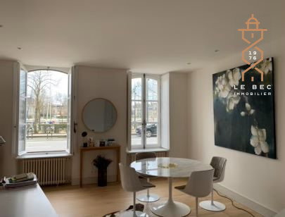 Bien: Bureaux situés sur le Port de Vannes