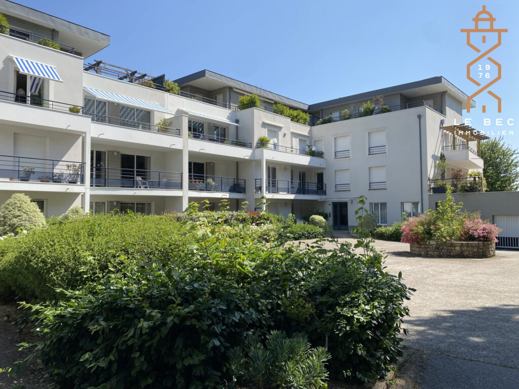 Bien: Appartement 2 chambres , ascenseur,  A vendre à VANNES