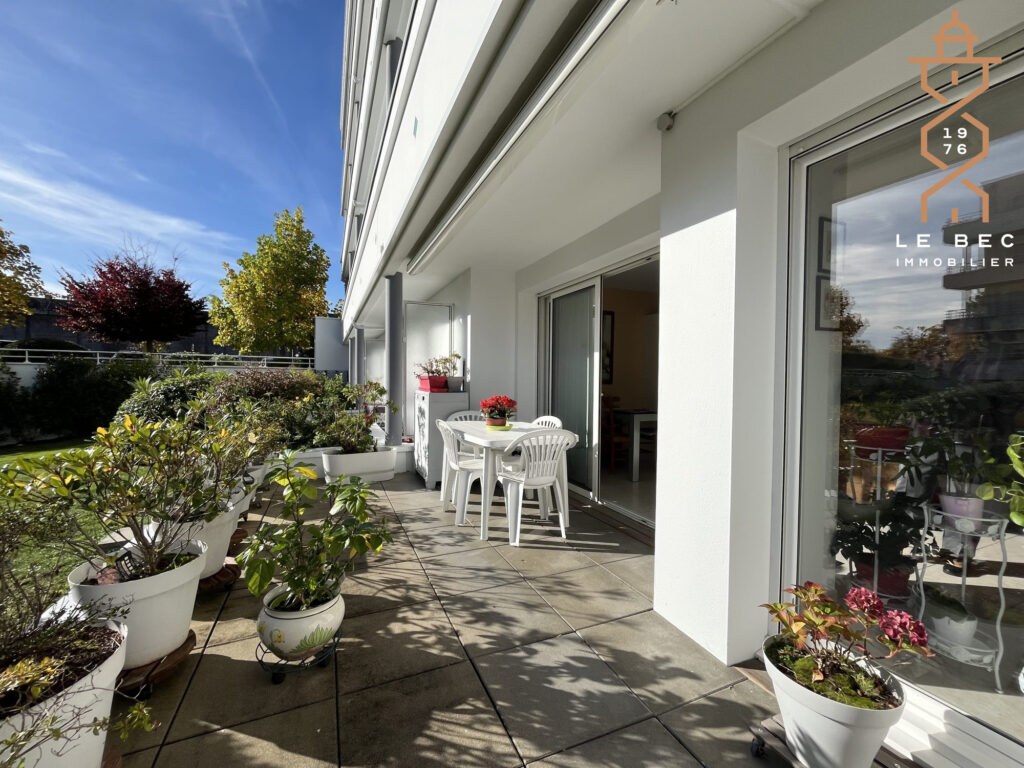 Bien: Appartement 3 chambres très bon standing à Vendre centre ville de VANNES