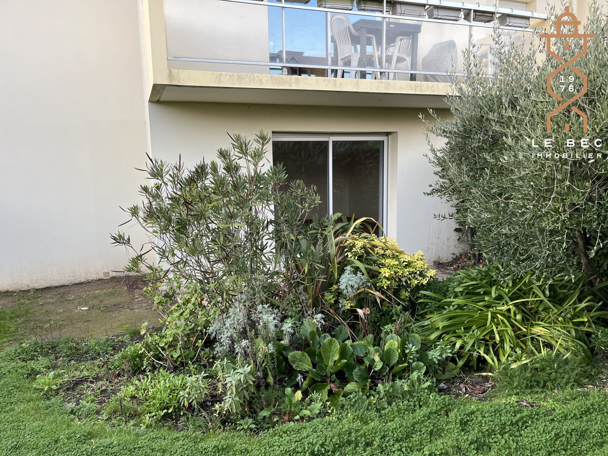 Bien: T3 en rez-de-chaussée avec terrasse et grand jardin privatif - à Vendre Rive droite du port VANNES