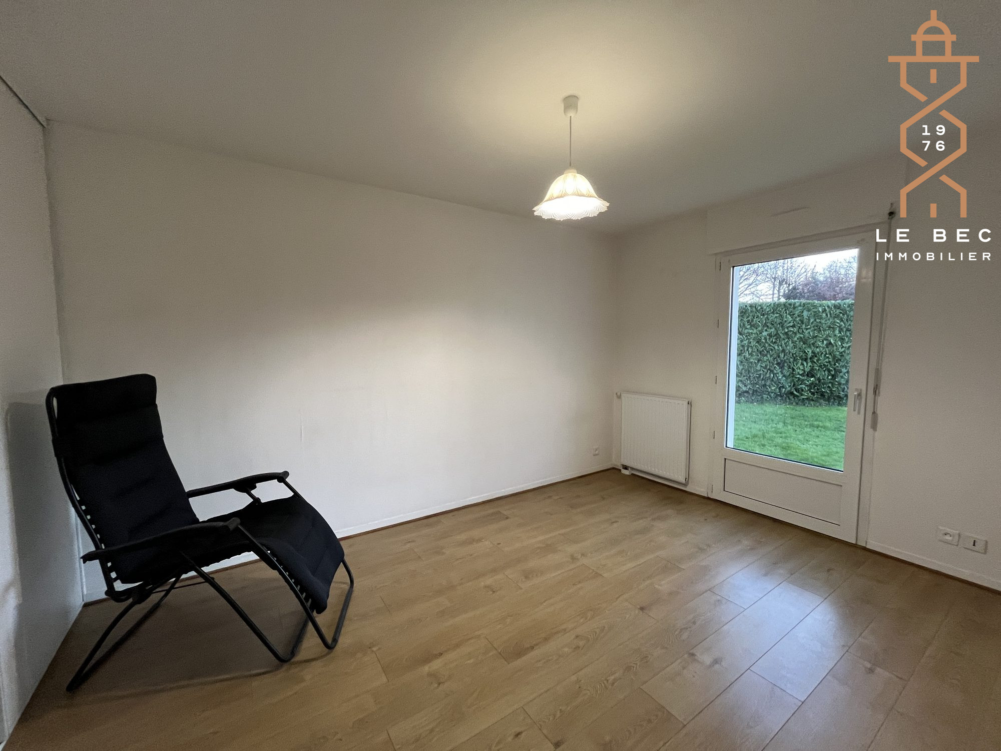 Bien: T3 en rez-de-chaussée avec terrasse et grand jardin privatif - à Vendre Rive droite du port VANNES