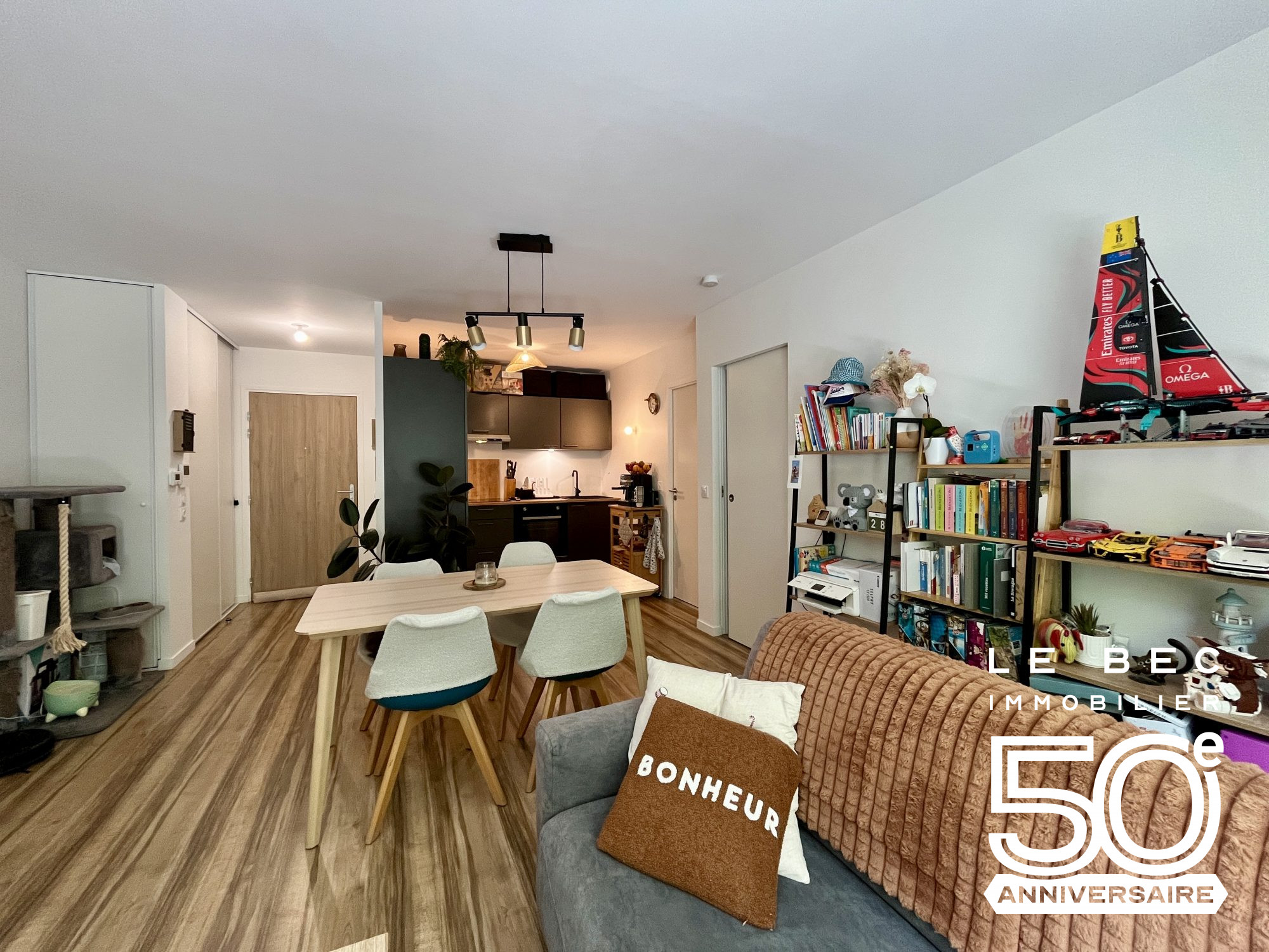 Bien: À VENDRE – Superbe T2 neuf de 47 m² avec parking