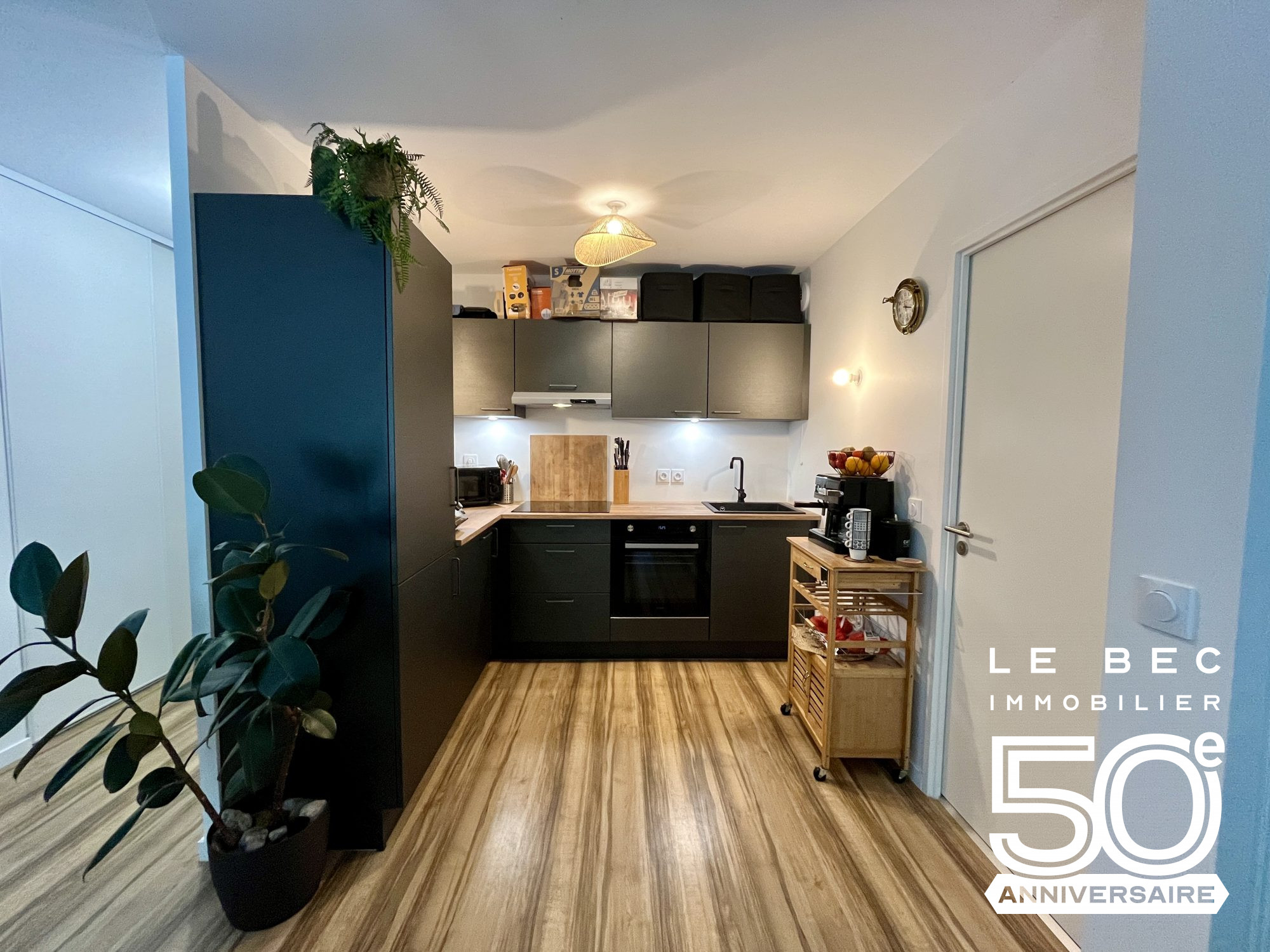 Bien: À VENDRE – Superbe T2 neuf de 47 m² avec parking