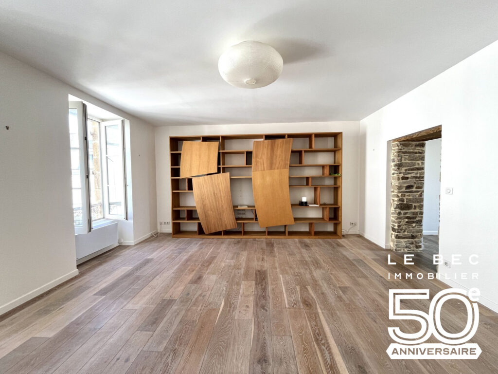 Bien: Appartement de caractère 3 chambres centre ville