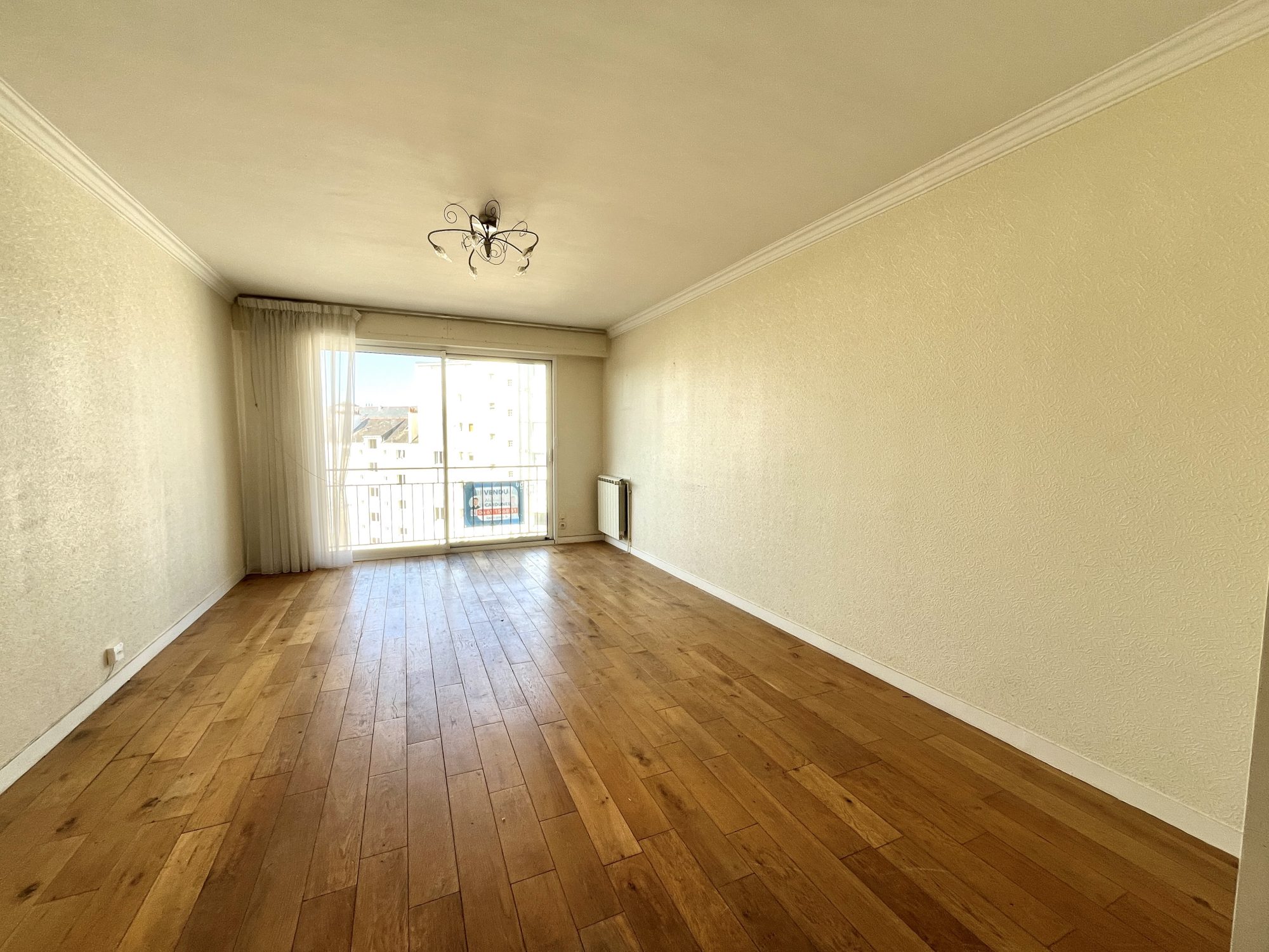 Bien: Centre ville Appartement 2 chambres avec garage à VENDRE
