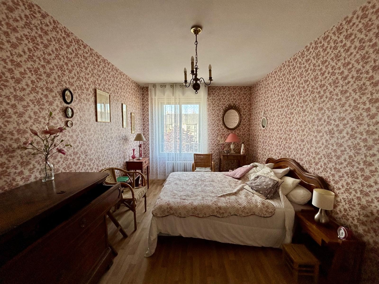 Bien: A VENDRE - Appartement T5 à rénover - VANNES