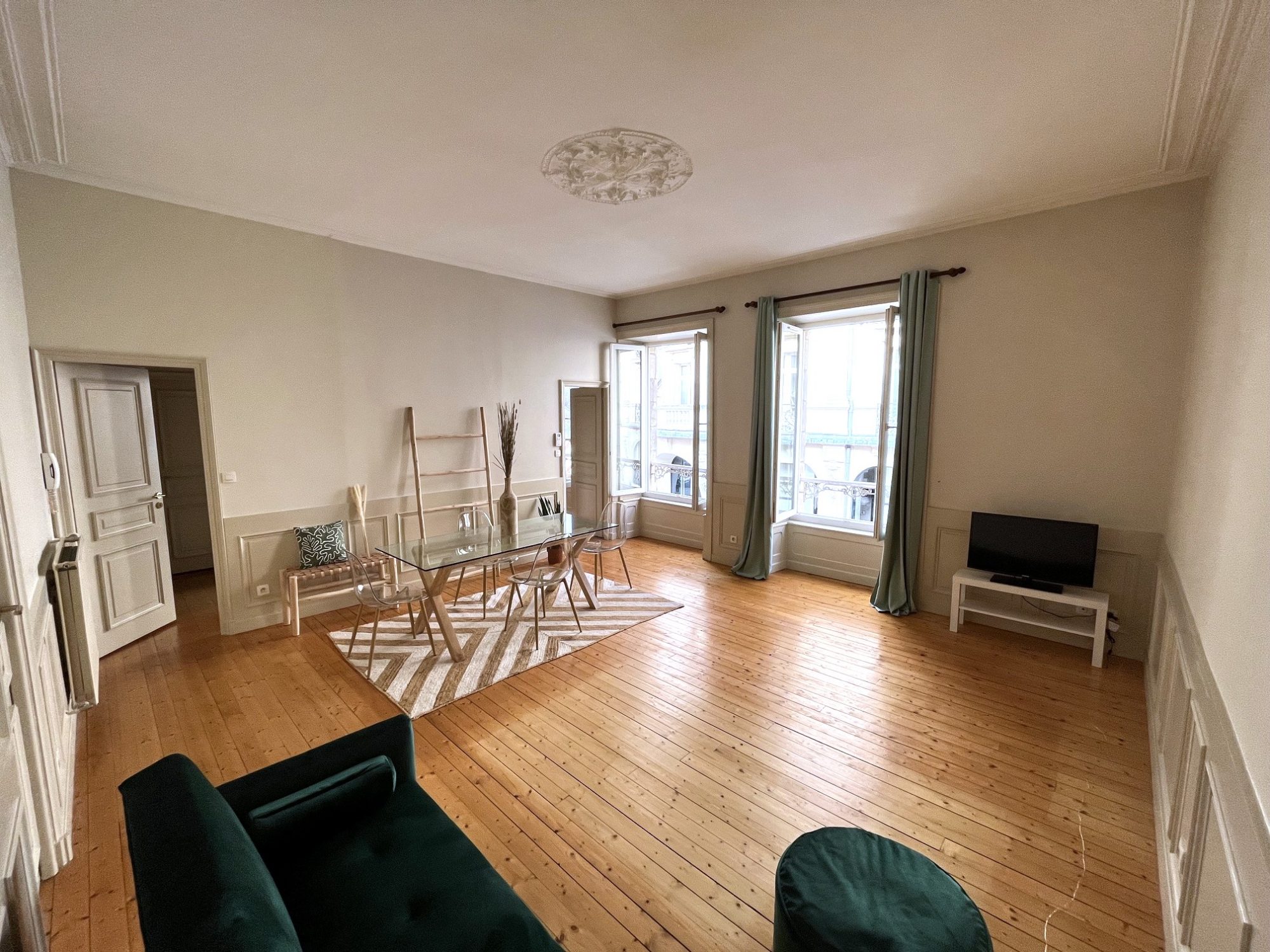 Bien: A VENDRE - Appartement T3 au charme de l'ancien - VANNE HYPER CENTRE
