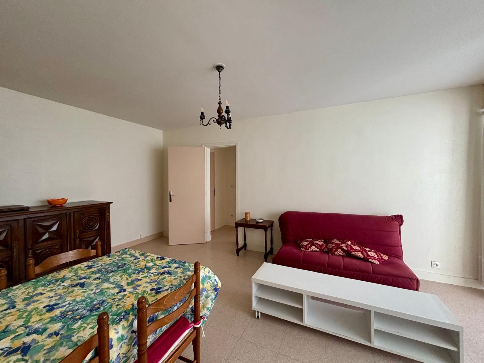 Bien: A VENDRE - Appartement T2 à pied du port de VANNES