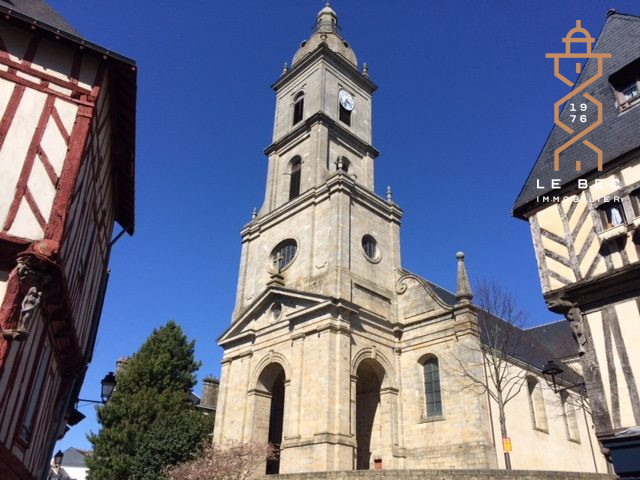 Bien: Centre-ville de Vannes : belle surface de vente pour ce local !