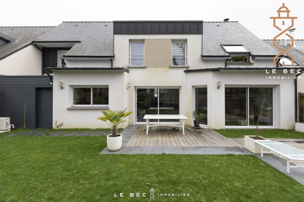 Bien: VANNES MAISON CONTEMPORAINE A VENDRE