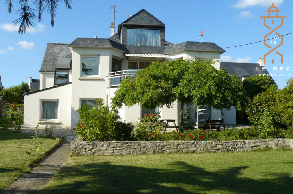 Bien: Maison traditionnelle 7 chambres à Vendre à SENE