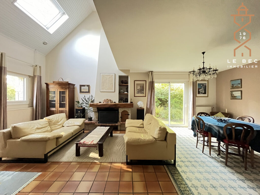 Bien: Maison traditionnelle 4 chambres à Vendre à VANNES