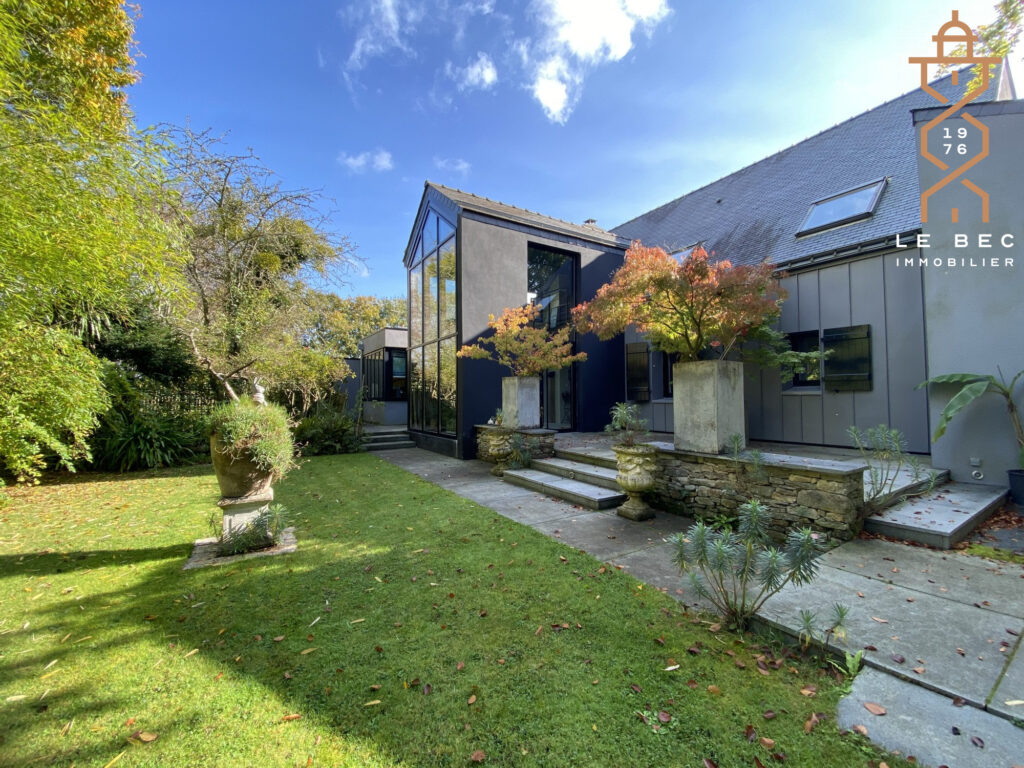 Bien: Propriété de 250m² avec atelier d'artiste et piscine entre Golfe et Océan