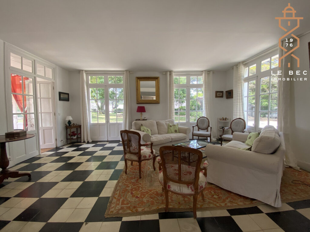 Bien: Maison de famille à vendre Sarzeau centre