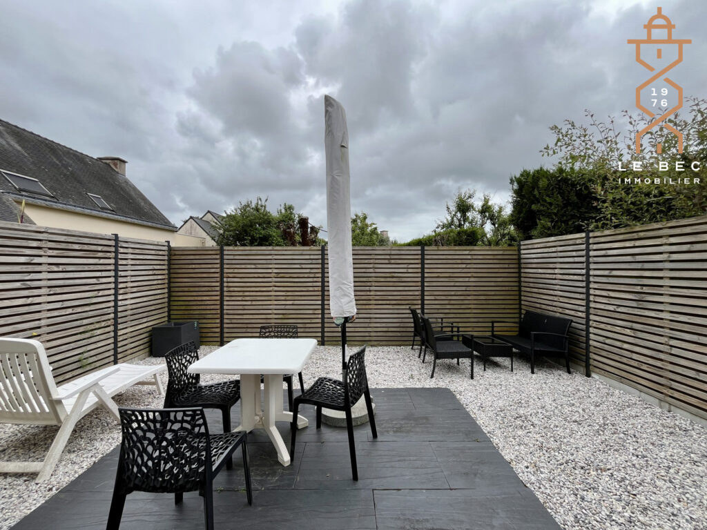 Bien: Maison contemporaine 3 chambres à Vendre à THEIX NOYALO