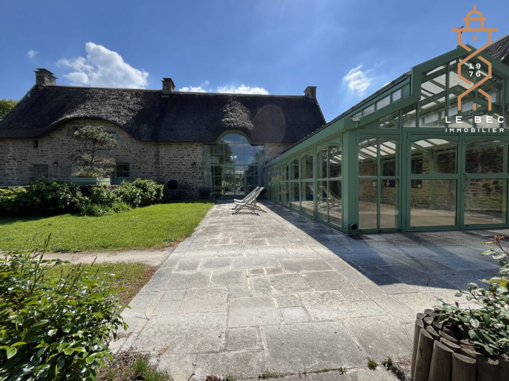 Bien: Chaumière 4 chambres à Vendre sur PLESCOP