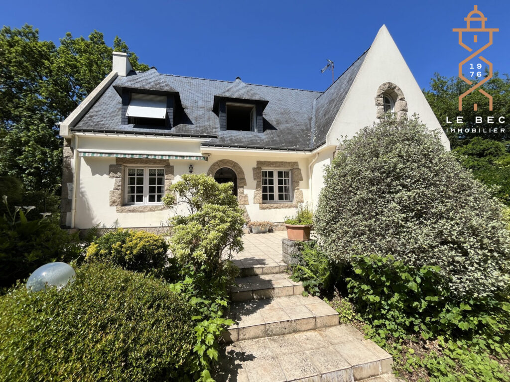 Bien: Maison régionale 5 chambres à Vendre à VANNES