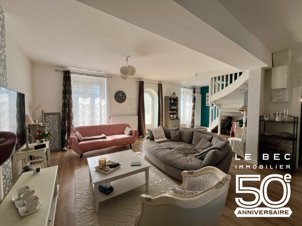 Bien: Maison de ville 6 chambres à Vendre à VANNES