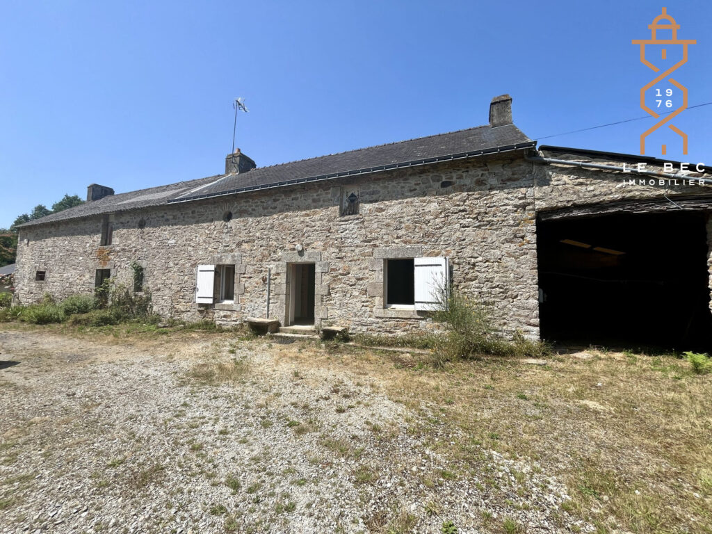 Bien: Longère à rénover sur 1400 m² de terrain à PLESCOP