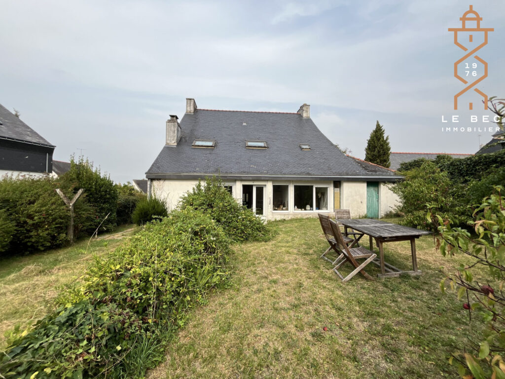 Bien: Maison de caractère 5 chambres à Rénover sur ARRADON