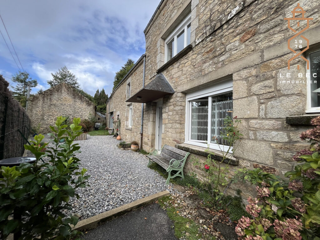 Bien: Maison de caractère 5 pièces sur 4000 m² de terrain à Vendre