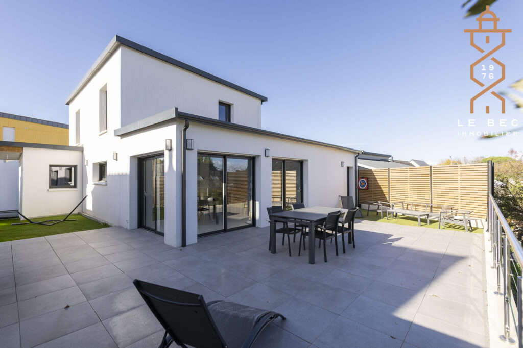 Bien: Maison contemporaine 4 chambres à vendre à Theix-Noyalo