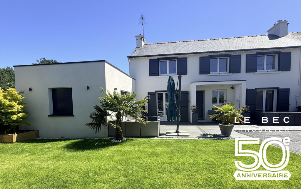 Bien: Maison coup de cœur aux portes de Vannes – Rénovation haut de gamme – Dépendance – Vue dégagée sur la campagne
