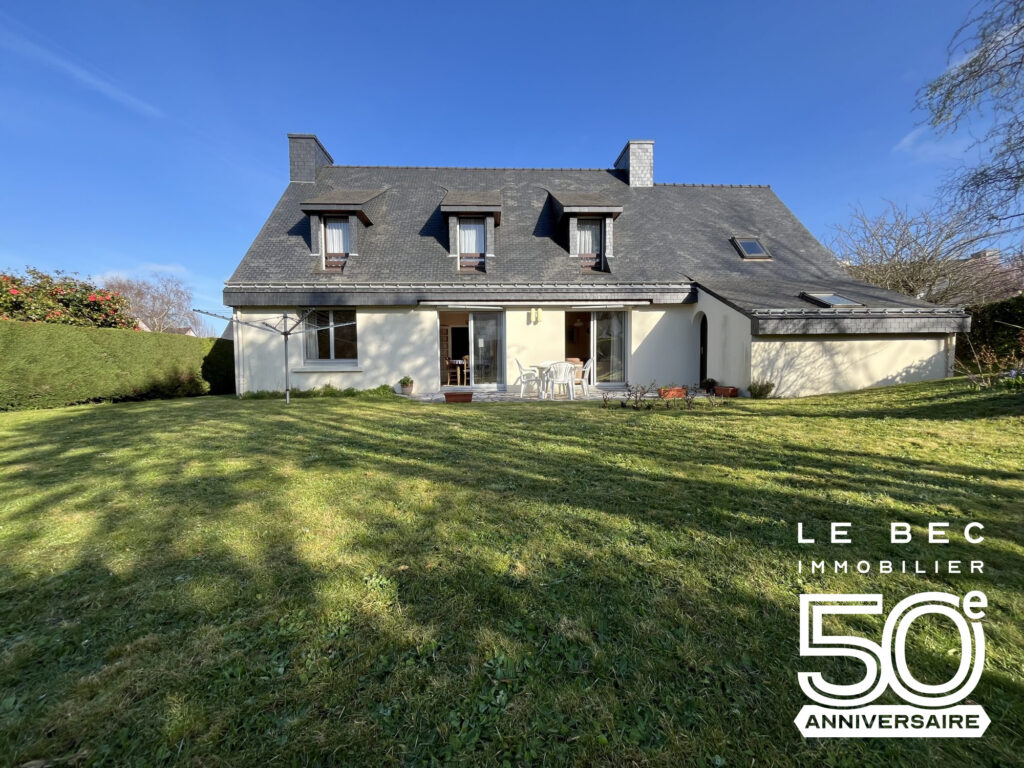 Bien: Maison traditionnelle 4 chambres à Vendre à VANNES