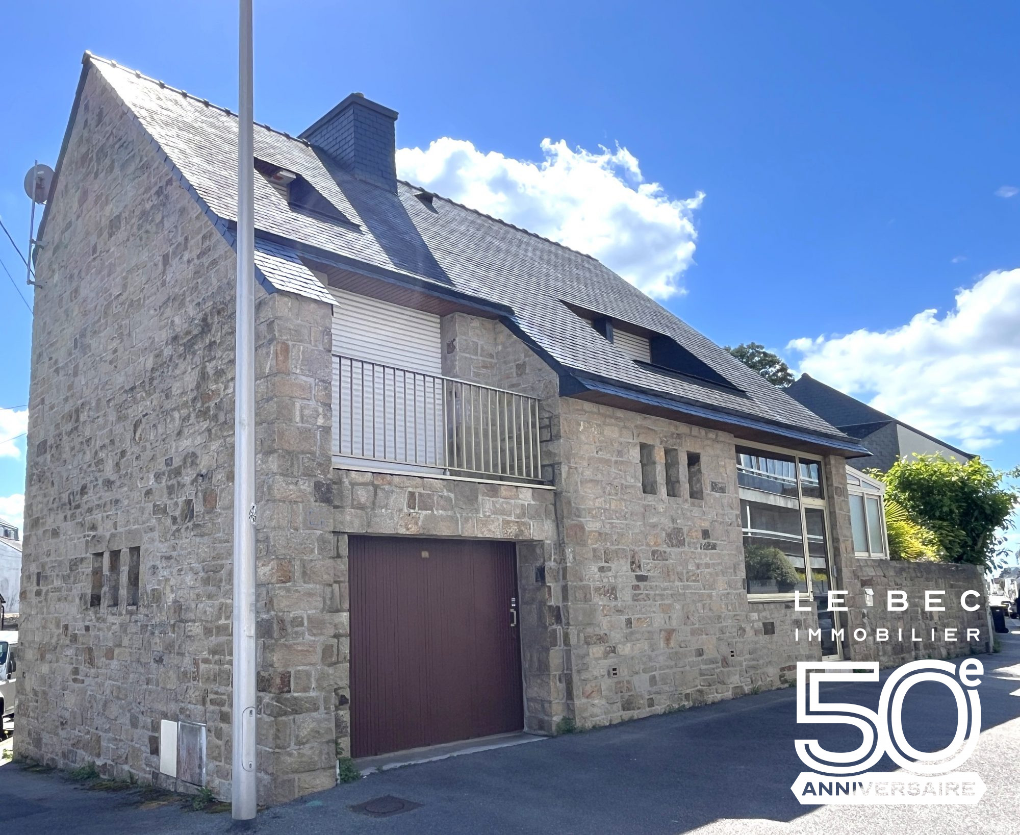 Bien: Maison de caractère sur jardin clos arboré Centre ville de VANNES