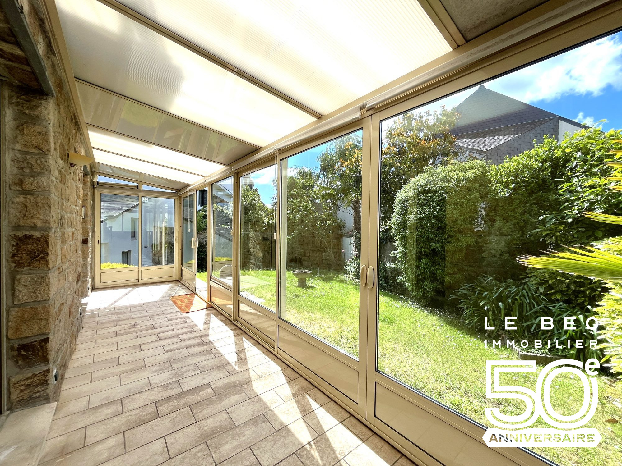 Bien: Maison de caractère sur jardin clos arboré Centre ville de VANNES