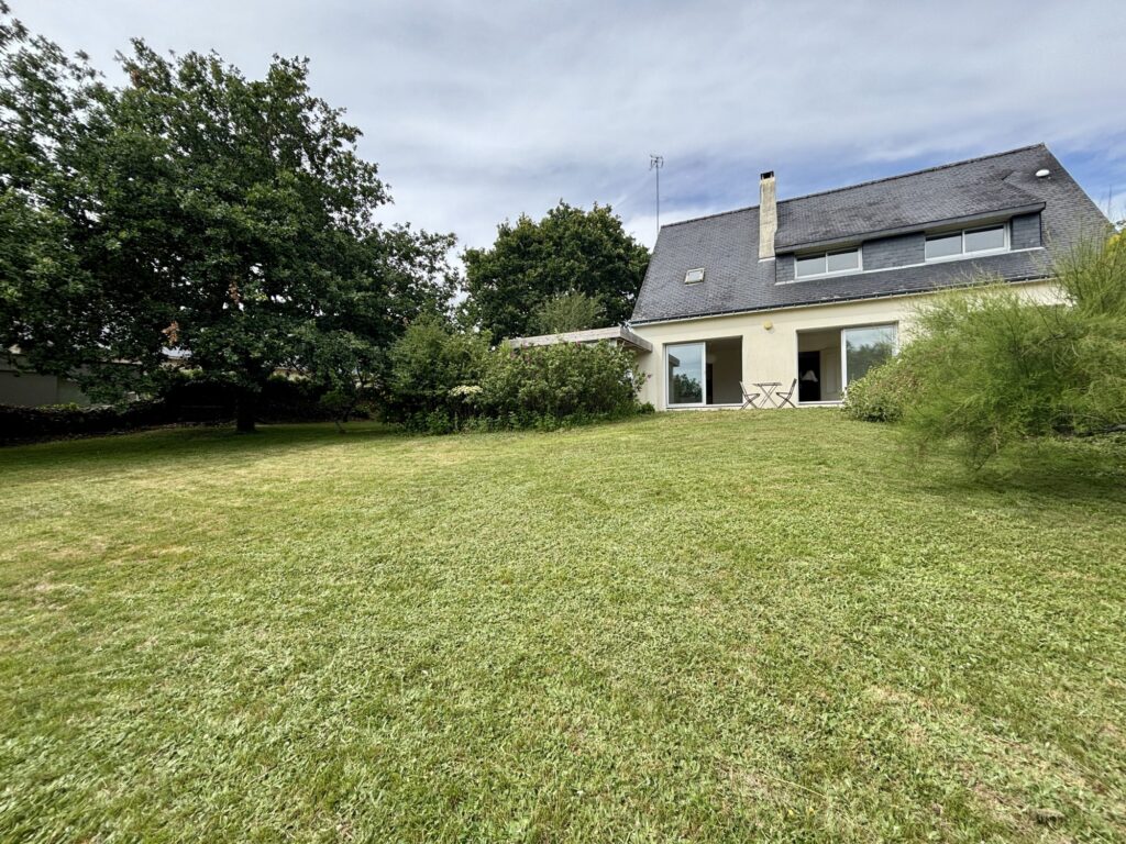 Bien: Maison traditionnelle 4 chambres à Vendre à CONLEAU