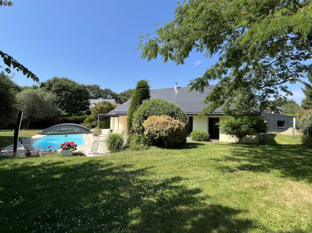 Bien: A VENDRE - Maison de plain-pied - SAINT AVE