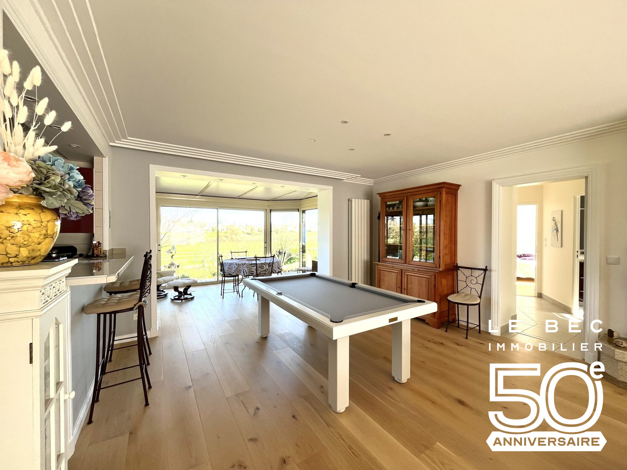Bien: Maison 2003 sur 830 m² de terrain 4 chambres +2 studios à VENDRE