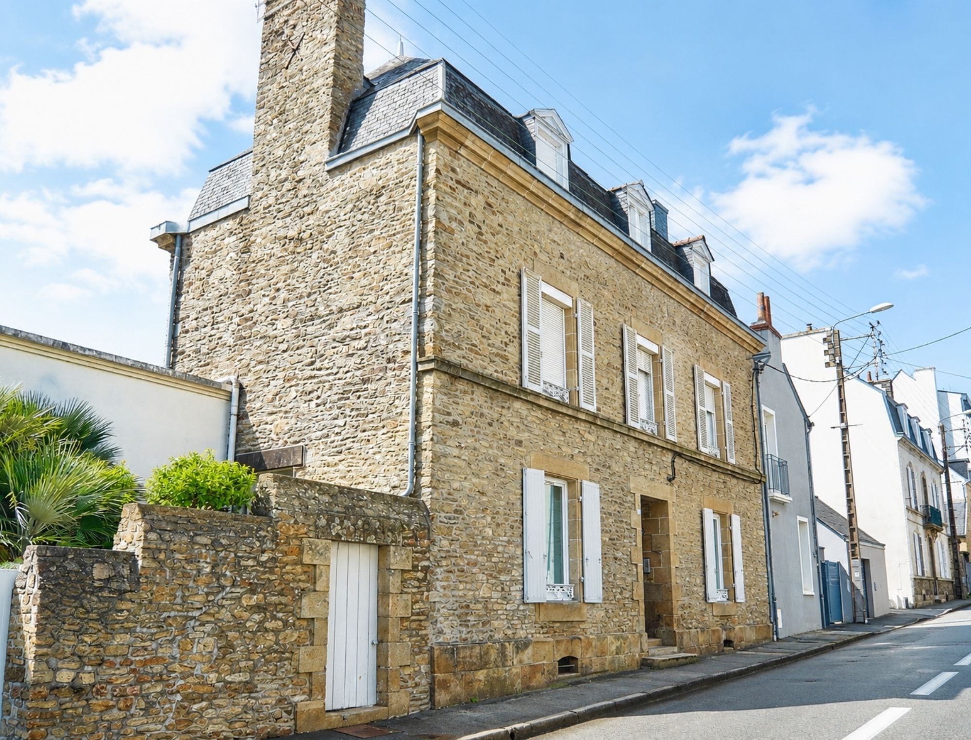 Bien: Maison de caractère à Vannes – Un lieu unique aux multiples possibilités